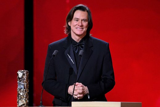 Что случилось с лицом Джима Керри и действительно ли его заменил двойник