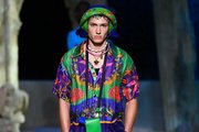 Чеченский боец-модель дебютирует сразу на топ-турнире UFC. За что Дулатову такой подарок?