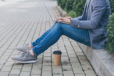 Почему тесная одежда может привести к перееданию?