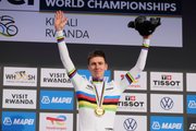Очередное золото Погачара и драма Эвенепула. Чем запомнится ЧМ по велоспорту в Руанде?