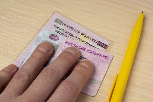 Заболел — лишился прав. Какие лекарства нельзя пить водителям?