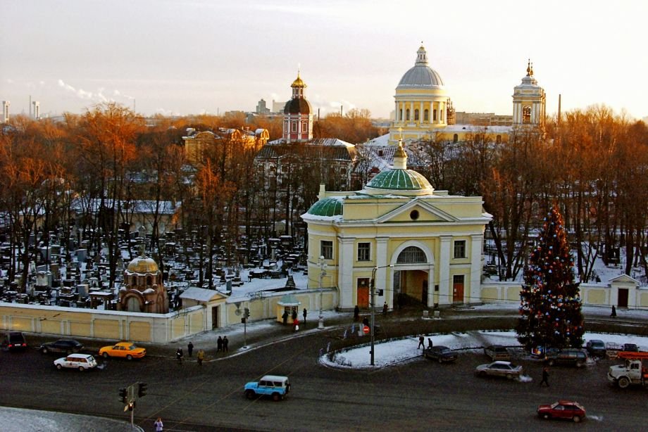 Вид на Александро-Невскую Лавру