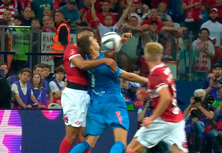 Игра рукой Джику в своей штрафной