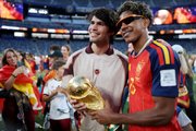 «Мне нужна форма Испании с двумя звёздами!» Теннисисты оторвались на финале ЧМ по футболу