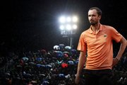 Медведев перевёл полуфинал с Синнером в третий сет. А потом Рим накрыло ливнем