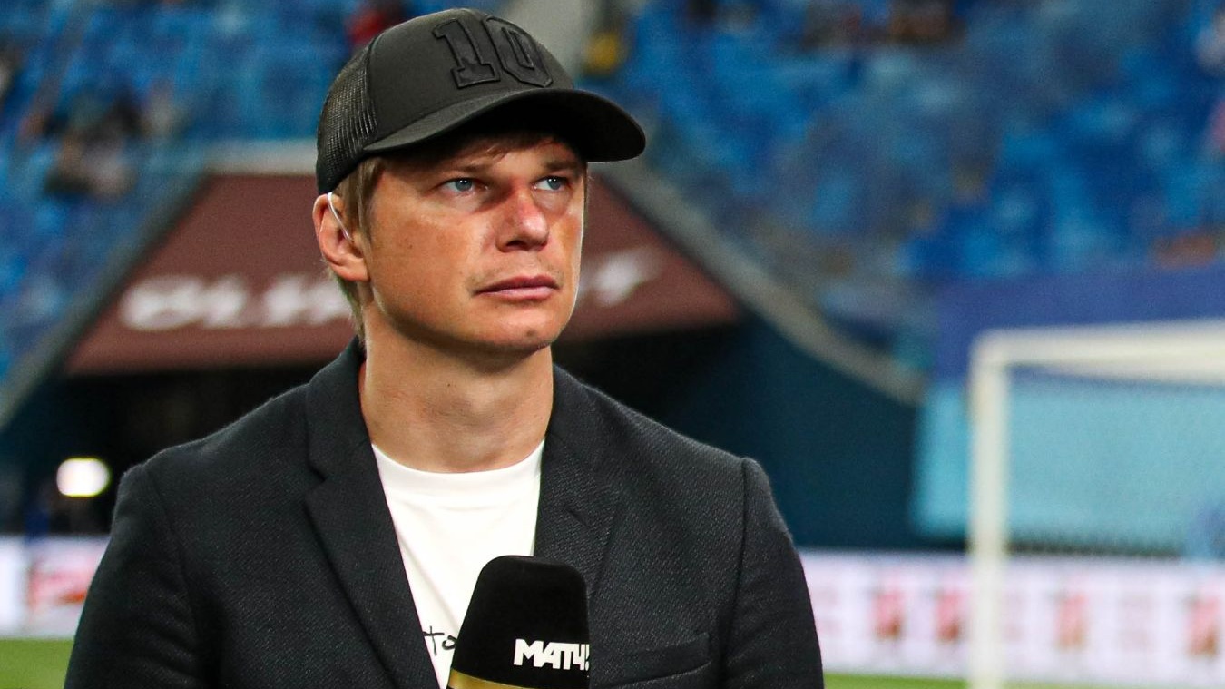 Андрей Аршавин во время футбольного эфира