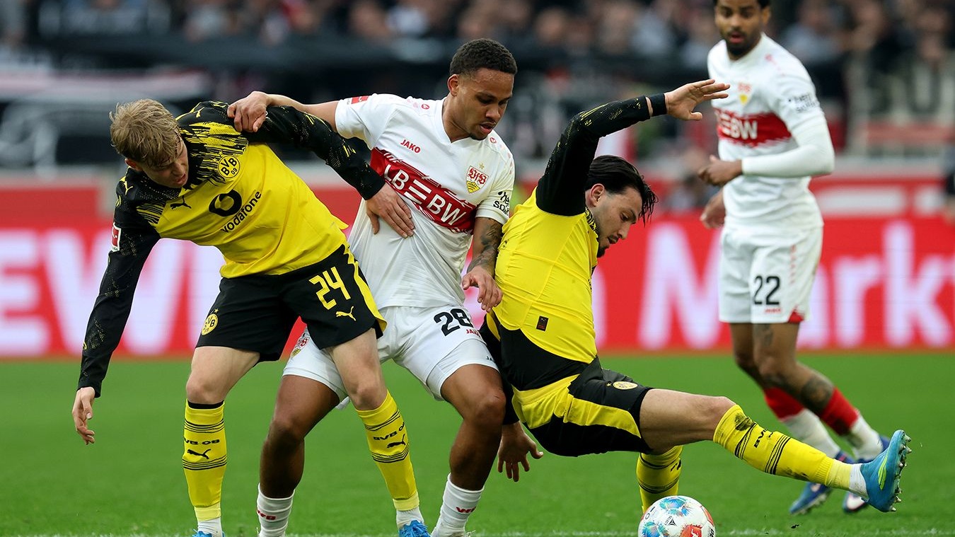 Игроки Штутгарта на разминке