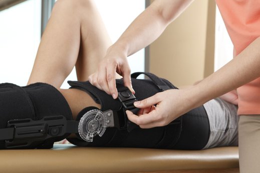 Как получить протез бесплатно: от оформления инвалидности до последней примерки