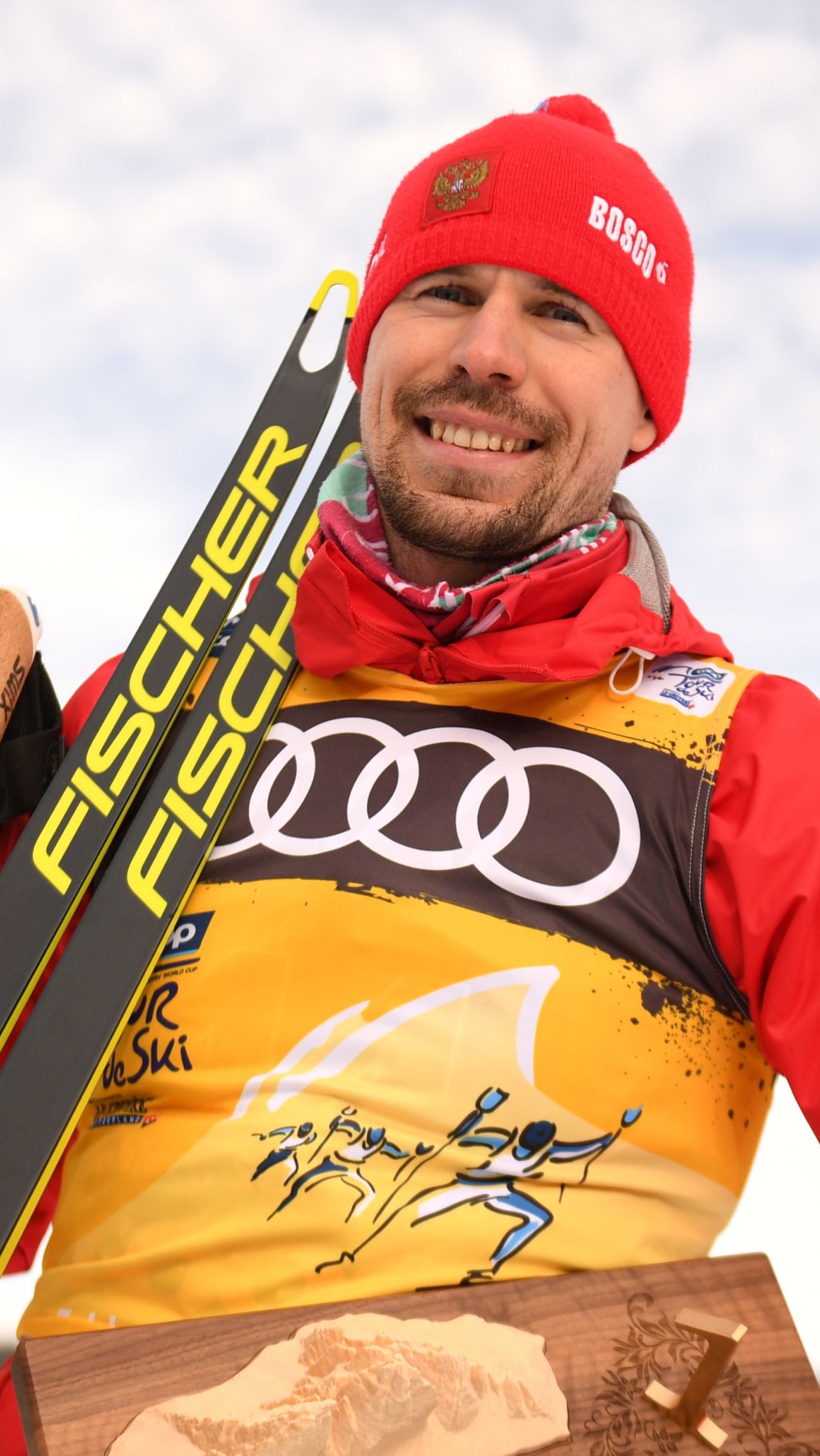 ЧМ-2017 в Лахти стал триумфом Устюгова. Он выиграл золото в скиатлоне и в командном спринте, а также взял три серебра. В том зимнем сезоне Сергей стал самым популярным спортсменом России.