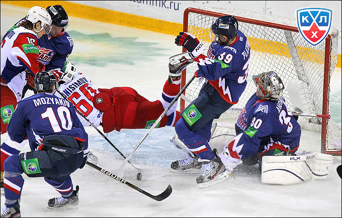 13 октября 2012 года. Магнитогорск. Регулярный чемпионат КХЛ. «Металлург» Мг — «Локомотив» — 2:3 (ПБ) 13 октября 2012 года. Магнитогорск. Регулярный чемпионат КХЛ. «Металлург» Мг — «Локомотив» — 2:3 (ПБ)