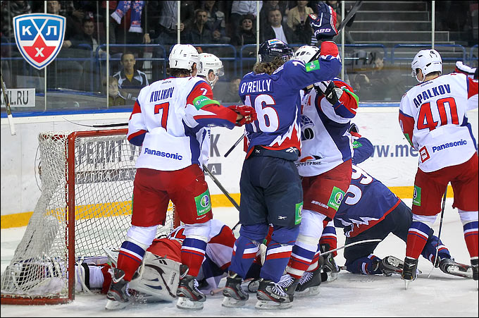 13 октября 2012 года. Магнитогорск. Регулярный чемпионат КХЛ. «Металлург» Мг — «Локомотив» — 2:3 (ПБ) 13 октября 2012 года. Магнитогорск. Регулярный чемпионат КХЛ. «Металлург» Мг — «Локомотив» — 2:3 (ПБ)