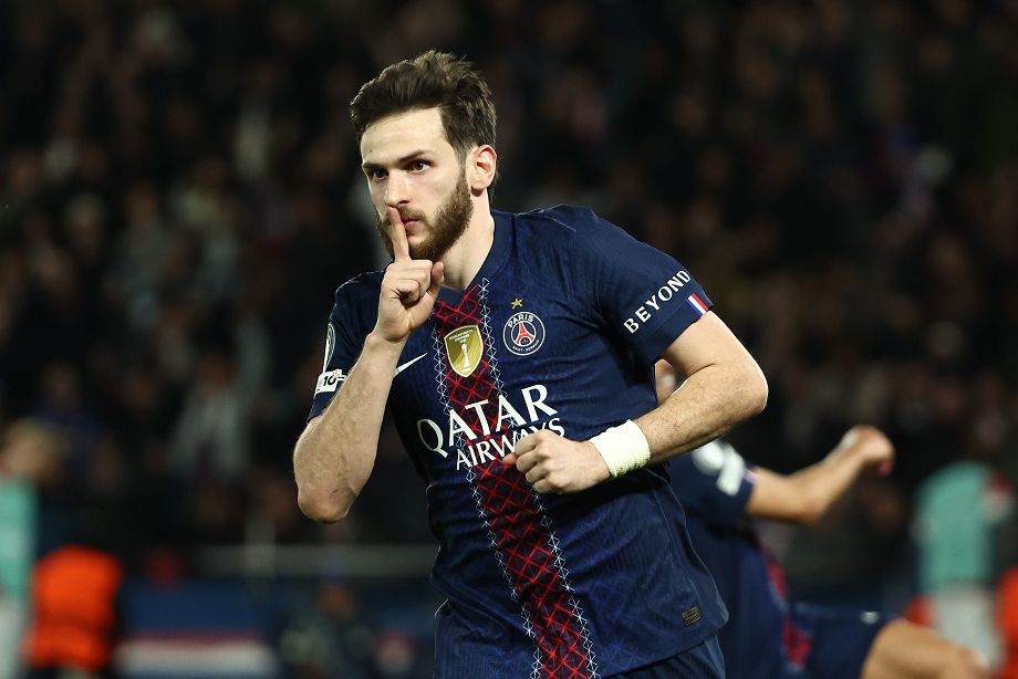 Хвича Кварацхелия празднует гол