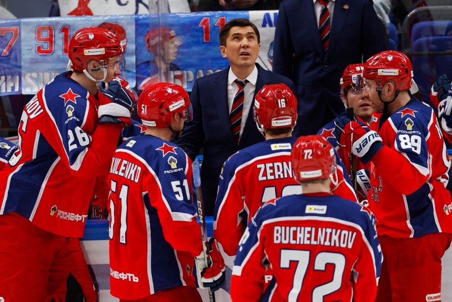 Хоккеисты ЦСКА и Игорь Никитин