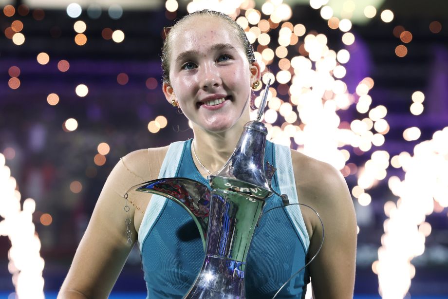 Мирра Андреева с трофеем Дубая-2025