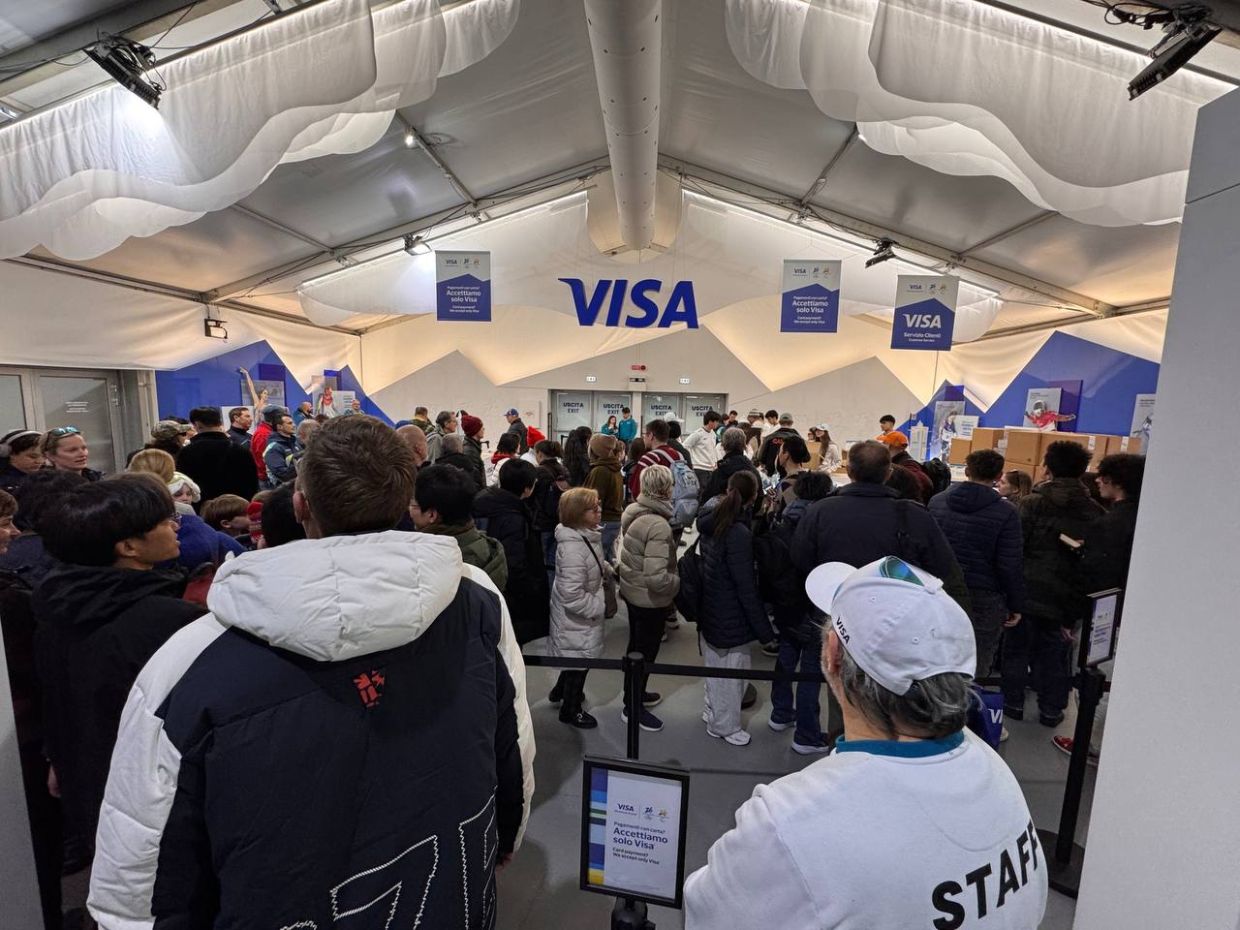 Очередь внутри магазина