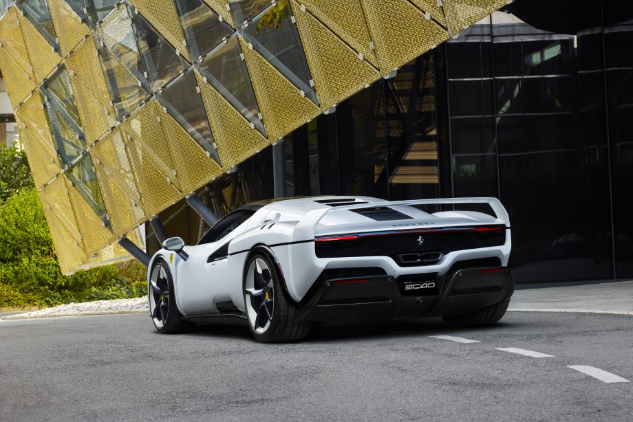 Ferrari SC40 — вид сзади