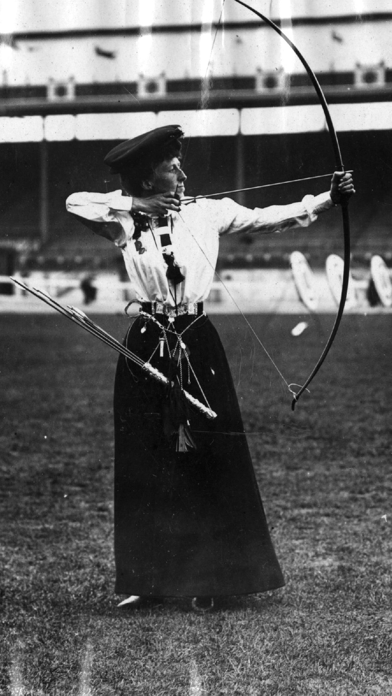 Соревнования на Олимпиаде-1900 в Париже длились 44 дня. Источники расходятся: то ли дисциплин было очень много, то ли участники соревнований стреляли утомительно долго.