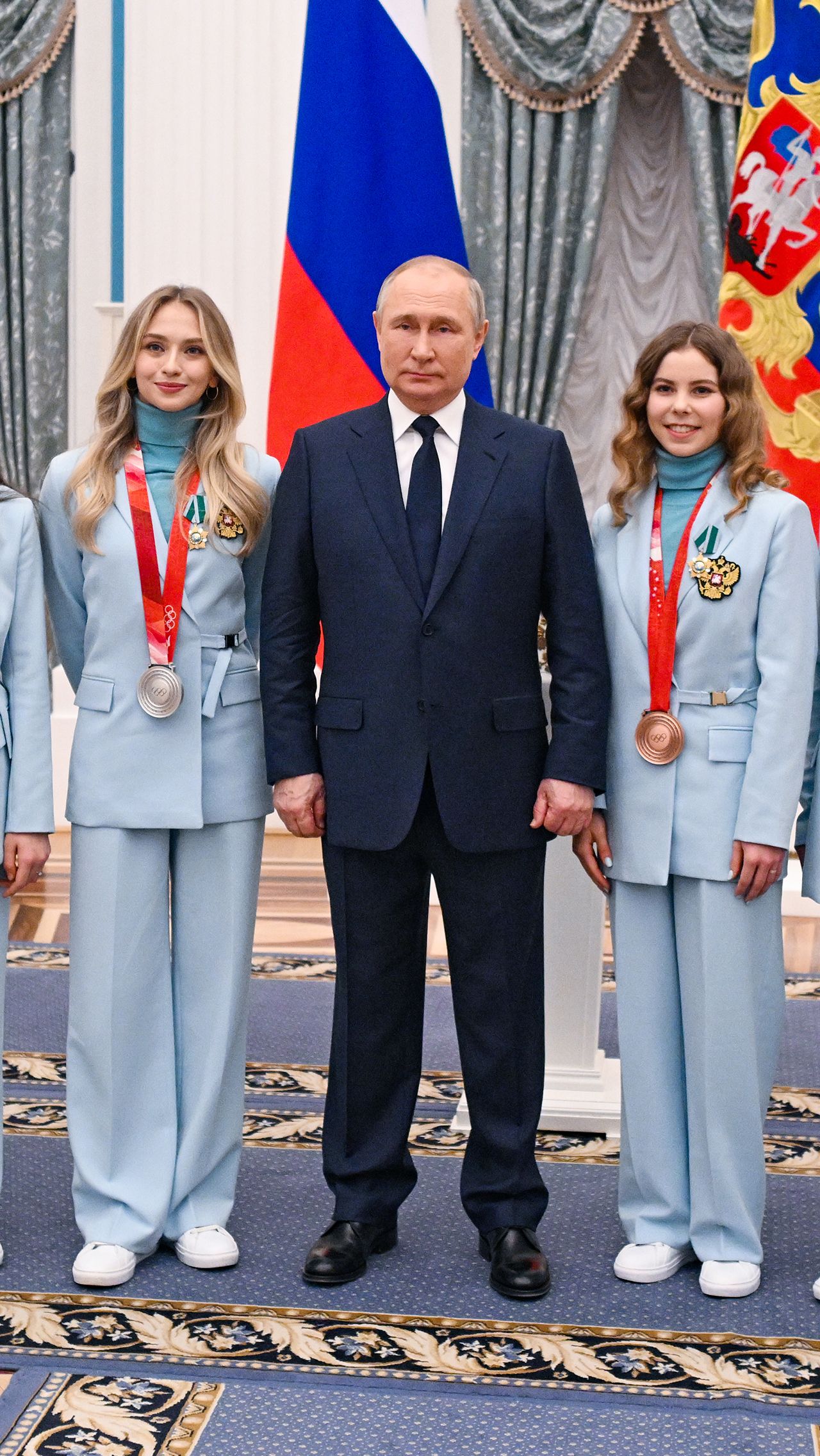 «Не всем нравится, что Россия снова стала сильной». Как президент награждал олимпийцев