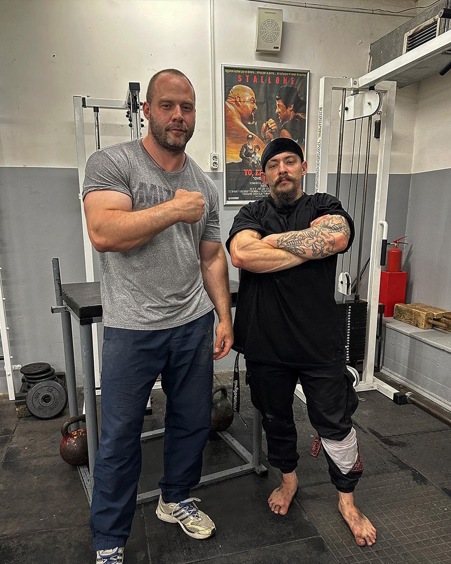 East vs West 10: россиянин Артём Тайнов стал чемпионом мира по ...