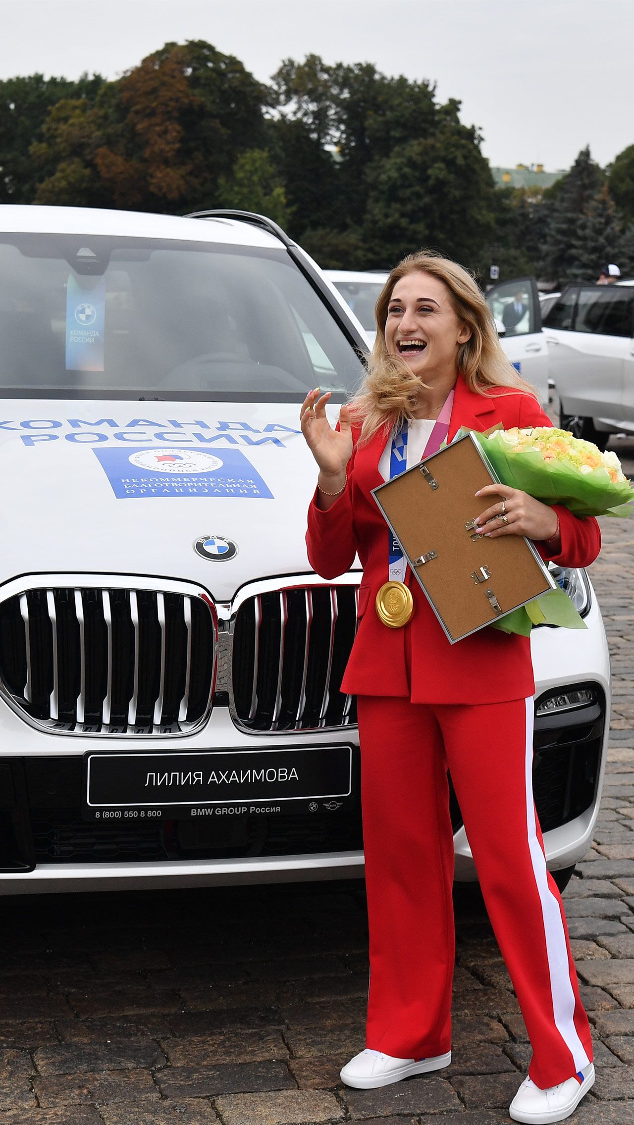 После Олимпиады-2020 в Токио за золото российским спортсменам подарили BMW X5, серебряным и бронзовым призёрам вручили BMW X3 разных комплектаций.