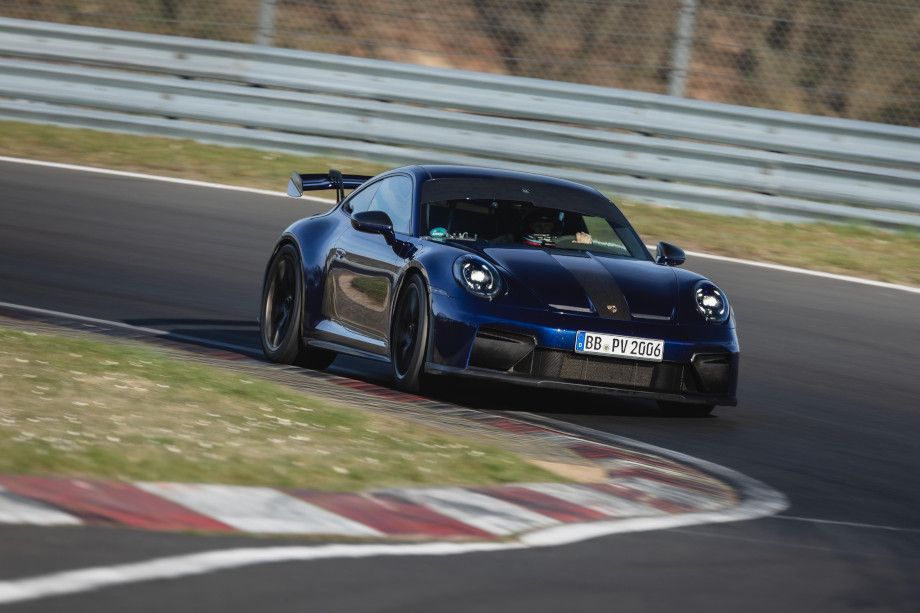 Бергмайстер за рулём Porsche 911 GT3 на «Северной петле» Бергмайстер за рулём Porsche 911 GT3 на «Северной петле»