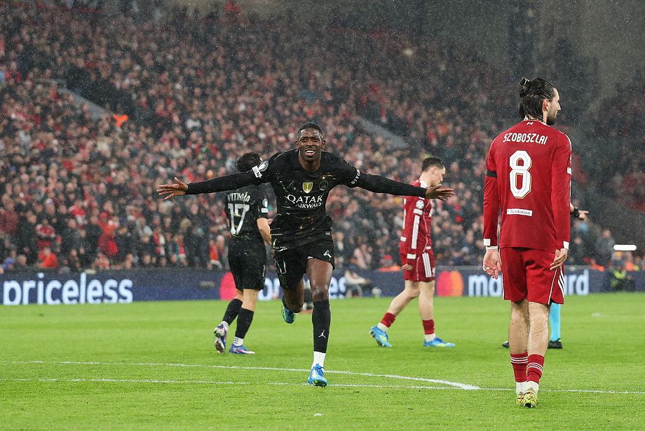 Усман Дембеле празднует гол в ворота «Ливерпуля»