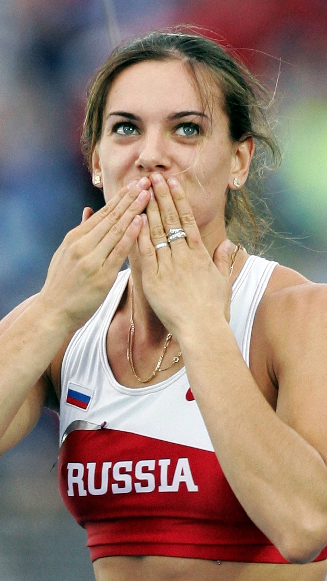 Последнюю значимую победу Исинбаева одержала на чемпионате мира в Москве в 2013 году. После этого она приостановила спортивную карьеру, а в 2016-м – завершила её.