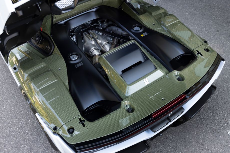 Под капотом Ferrari SC40