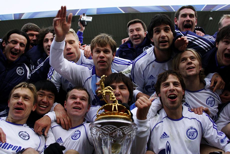 ФК «ЗЕНИТ» С ТРОФЕЕМ В СЕЗОНЕ-2007
