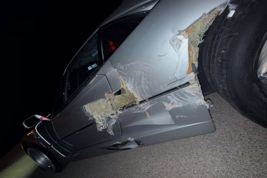 Maşının yan tərəfinə ziyan Maşının yan tərəfinə ziyan