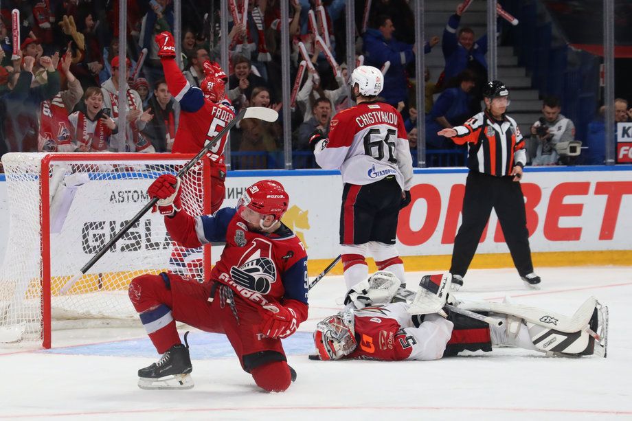 «Локомотив» побеждает «Авангард» в овертайме седьмого матча