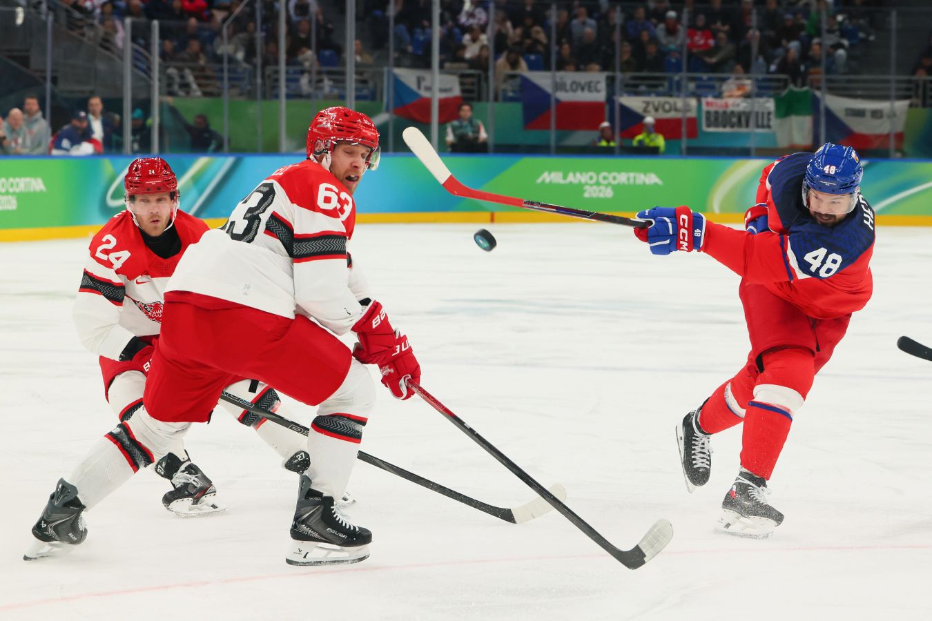 Чехия одолела Данию на ОИ