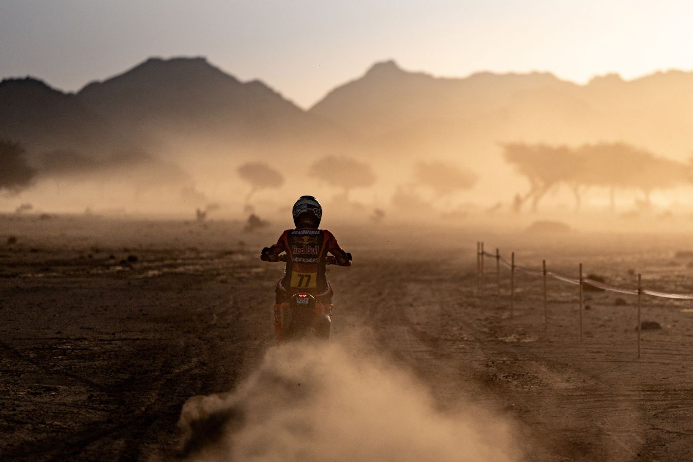 «Дакар»-2026 стартовал со штрафа победителю дня