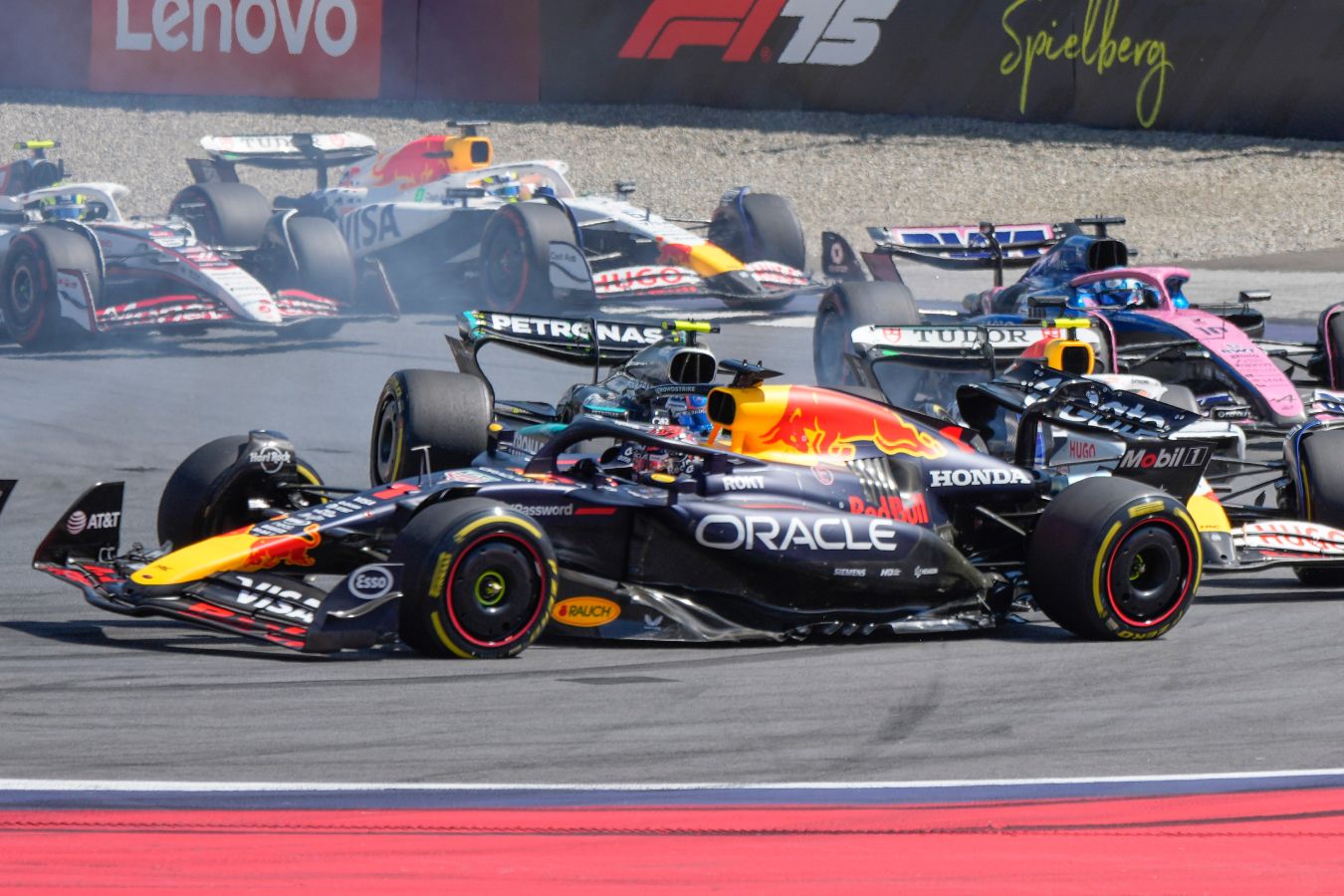 Ошибки Макса Ферстаппена и «Ред Булл»