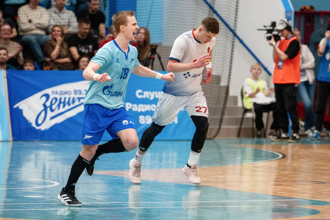 Гандбольный «Зенит» занял первое место в регулярке