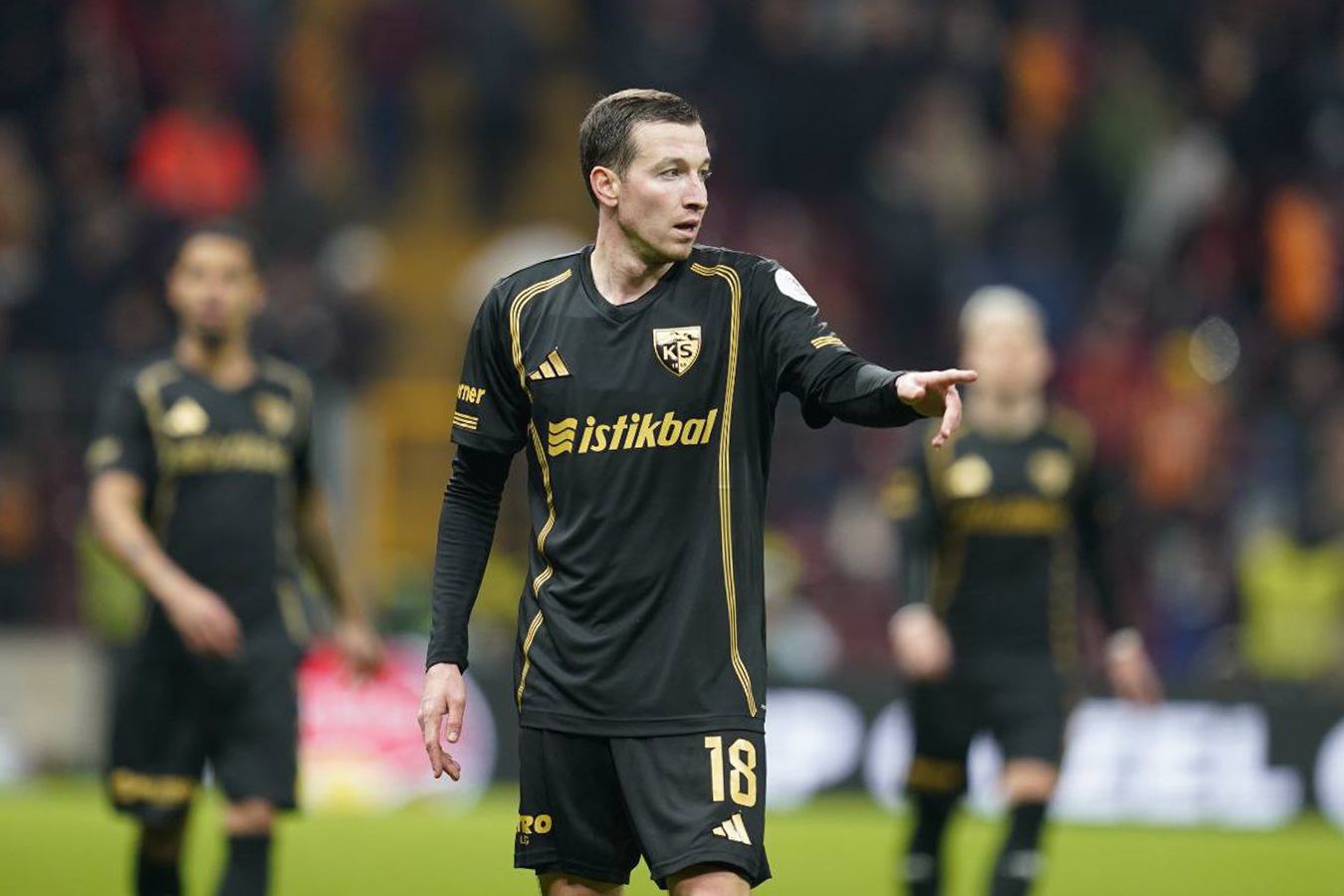 Интервью с Денисом Макаровым