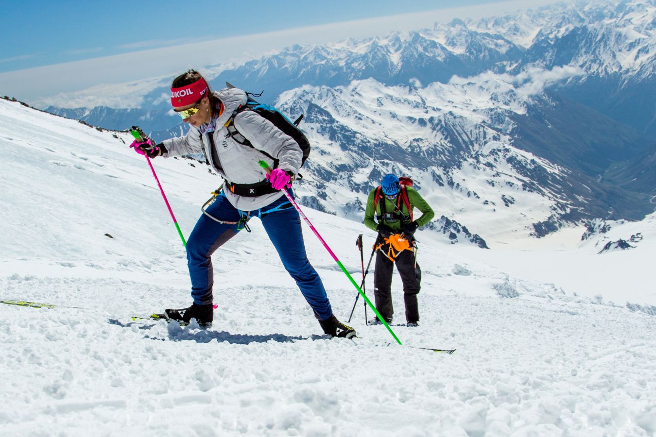 Россиянка необычным образом покорила Эльбрус