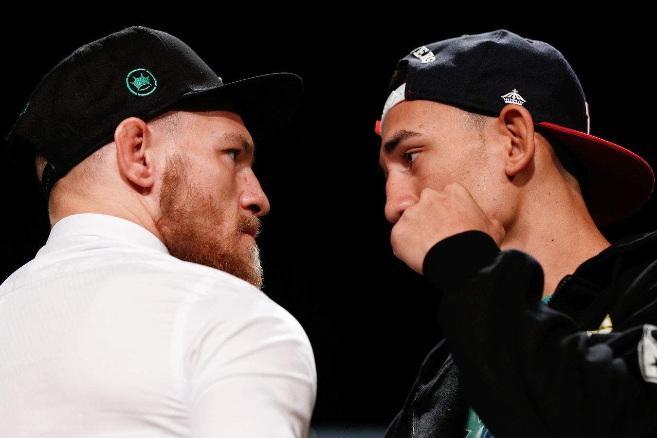 Конору нашли соперника?