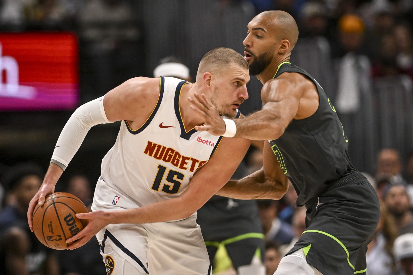 «Денвер» ударно начал плей-офф НБА 2026 года