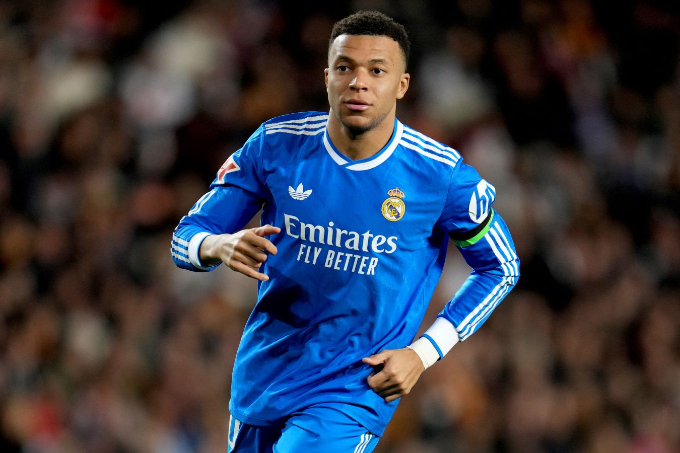 Зачем Килиан Мбаппе ест макароны перед игрой?