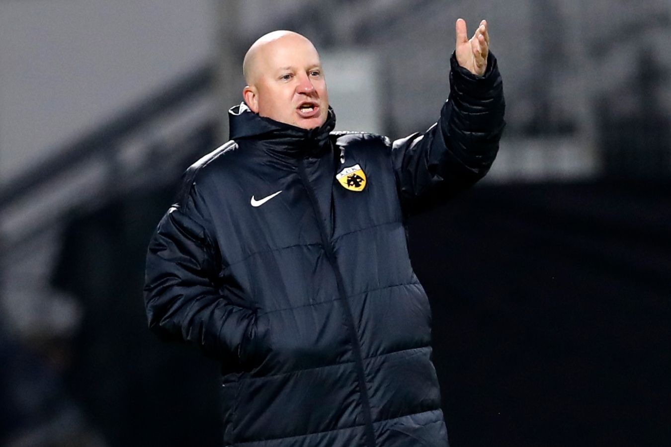 Николич пытается избежать стыков!