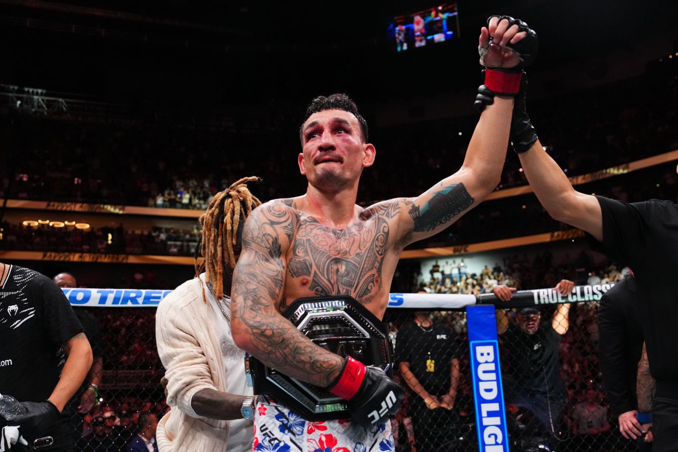 Макс Холлоуэй