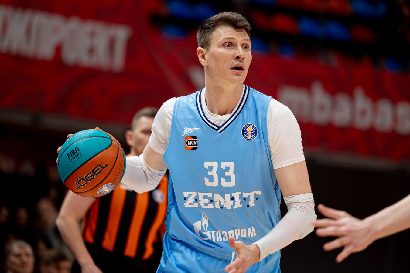 «Зенит» обыграл МБА-МАИ в Москве