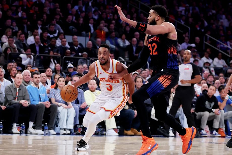 Си Джей Макколлум (№3) и Карл-Энтони Таунс (№32)