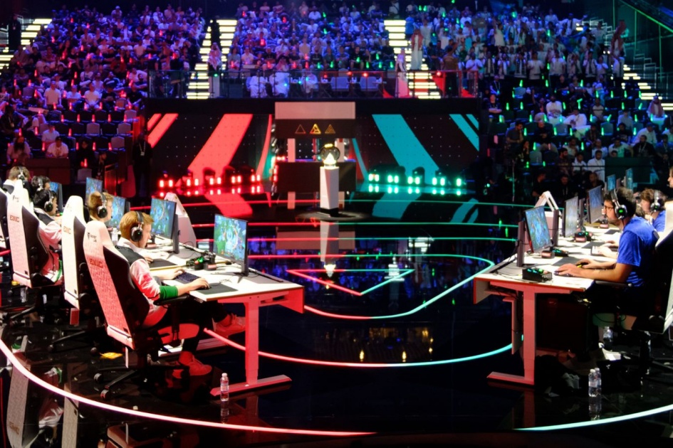 Четыре российских команды против всего мира: стартует турнир EWC по Dota 2 - championat.ru