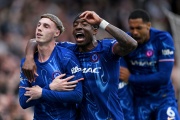 «Челси» сделал чемпионский коридор «Ливерпулю» — и победил. Борьба за ЛЧ теперь ещё круче