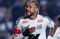 Неймар испытал друзей на сеансе своей физиотерапии