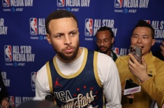 Травма терзает Стефена Карри