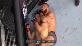 Чимаев победил Ли Джинлианга удушающим приёмом на UFC 267