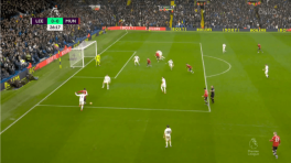 Роналду («Манчестер Юнайтед») чудом не забивает с метра от ворот